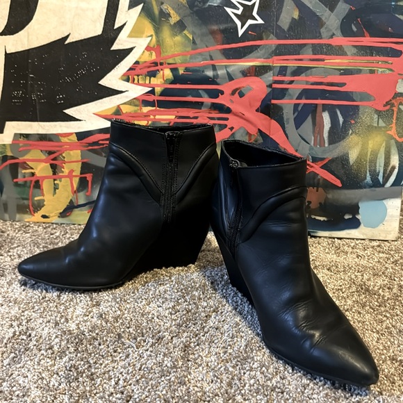 Seychelles black leather wedge bootie 9 zip - Picture 3 of 6